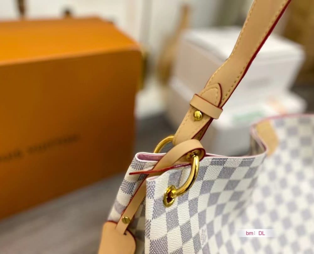 LC573 – Women’s Fashion Bag