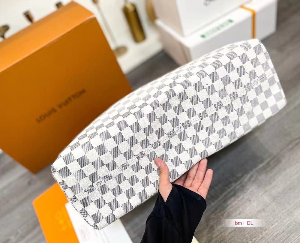 LC573 – Women’s Fashion Bag