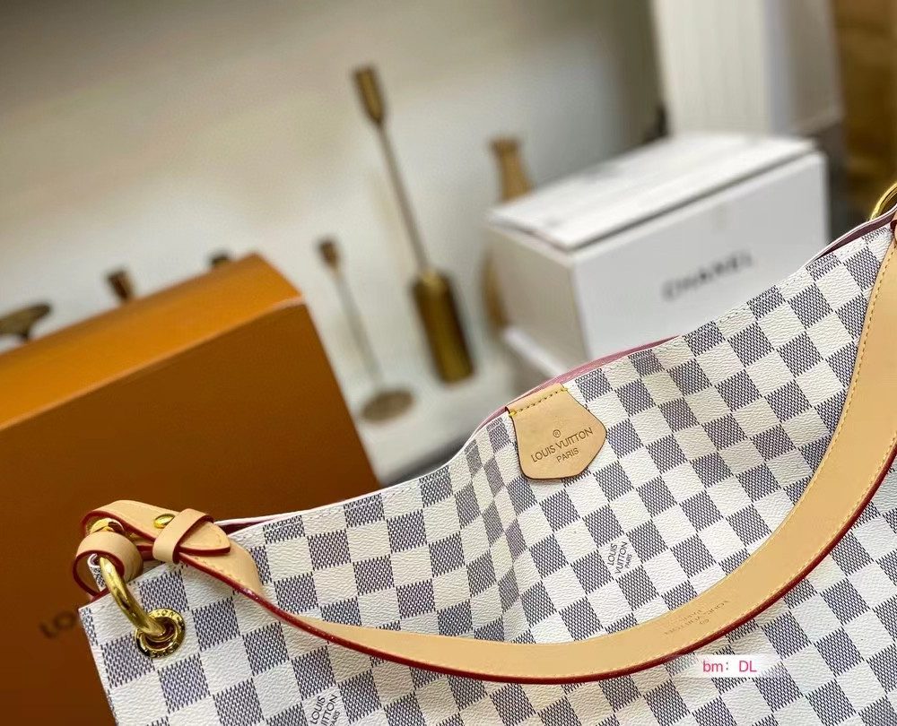 LC573 – Women’s Fashion Bag