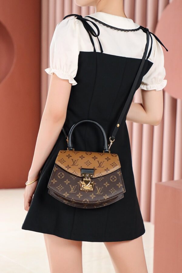 LC708 – Louis Vuitton ???????????????????????????? M46548 Size 24 cm Top Quality