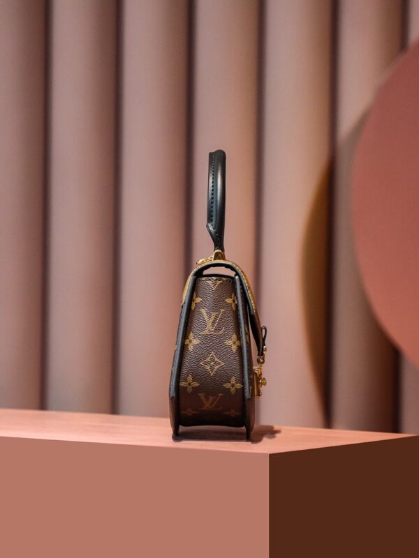 LC708 – Louis Vuitton ???????????????????????????? M46548 Size 24 cm Top Quality