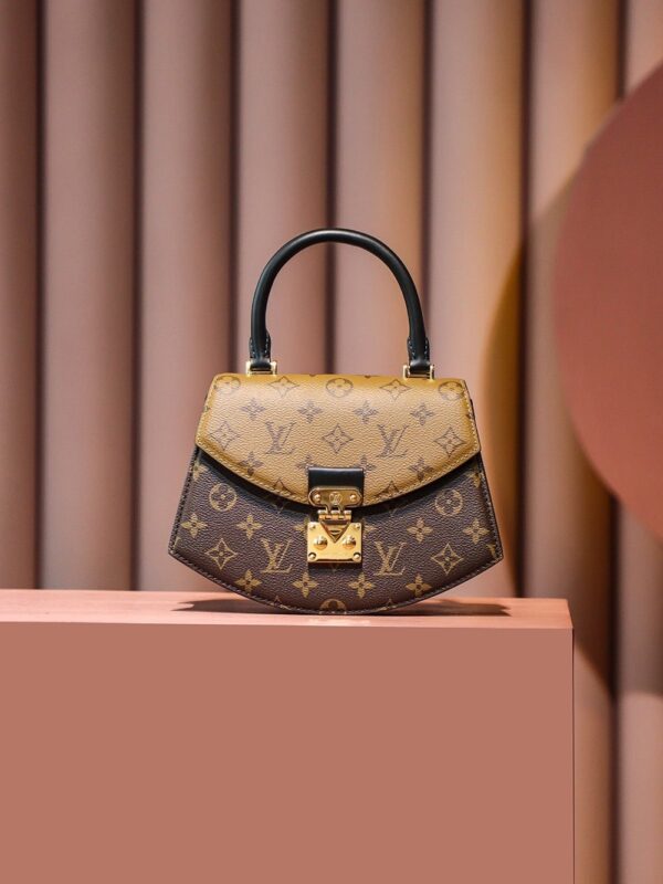 LC708 – Louis Vuitton ???????????????????????????? M46548 Size 24 cm Top Quality