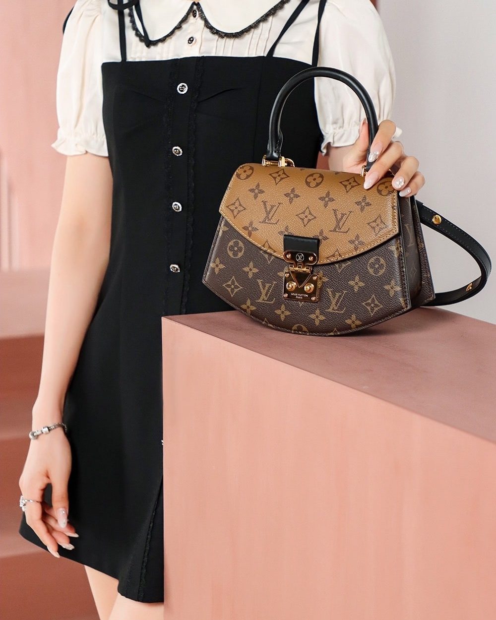 LC708 – Louis Vuitton ??????? M46548 Size 24 cm Top Quality