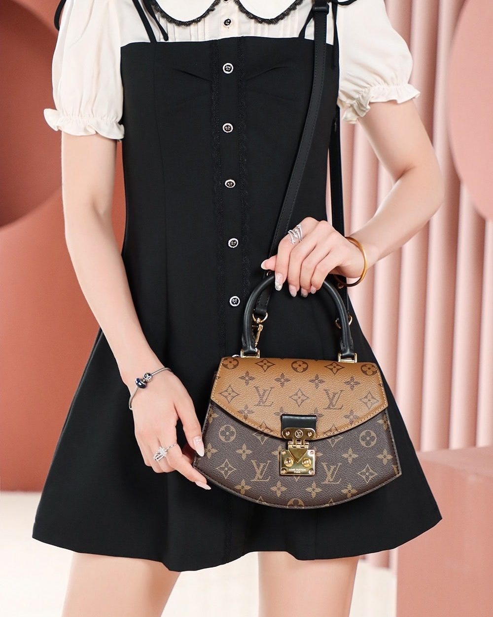 LC708 – Louis Vuitton ??????? M46548 Size 24 cm Top Quality