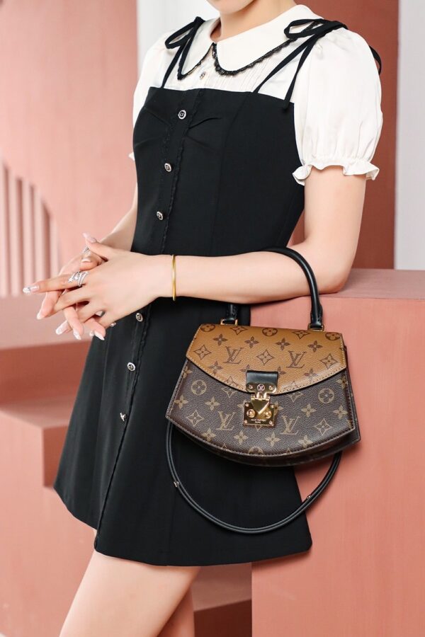 LC708 – Louis Vuitton ???????????????????????????? M46548 Size 24 cm Top Quality