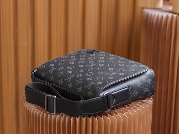 LC709 – Louis Vuitton ???????????????????????????????? M44000 Size 25 cm Top Quality