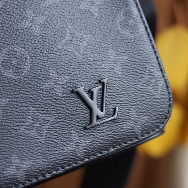 LC709 – Louis Vuitton ???????????????????????????????? M44000 Size 25 cm Top Quality