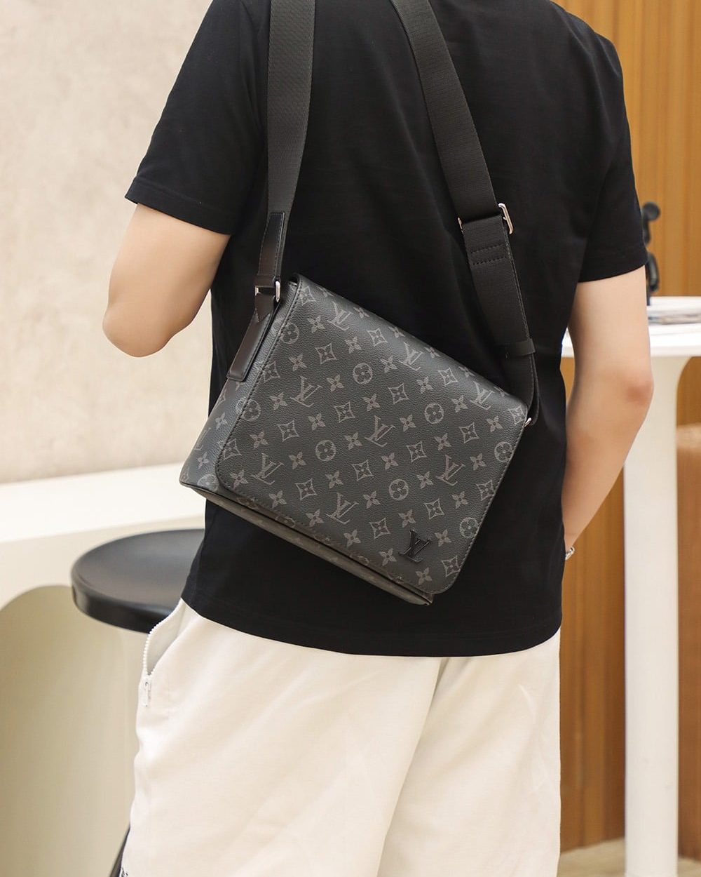 LC709 – Louis Vuitton ???????? M44000 Size 25 cm Top Quality