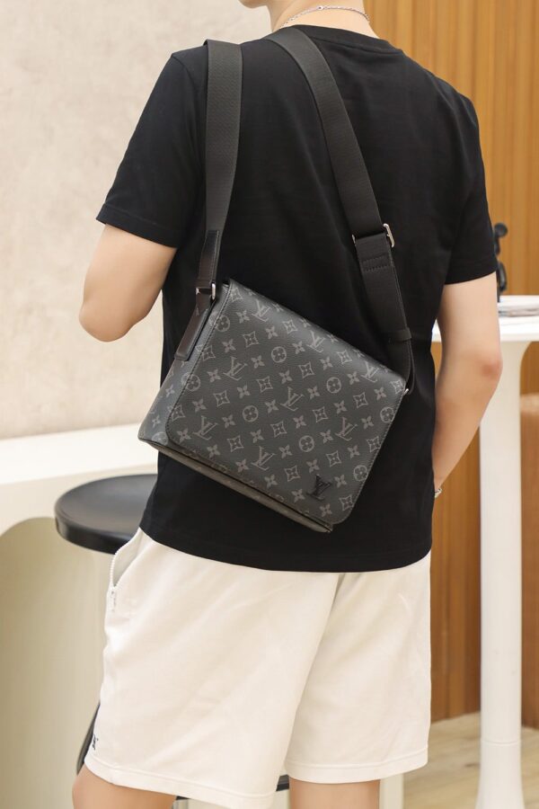 LC709 – Louis Vuitton ???????????????????????????????? M44000 Size 25 cm Top Quality