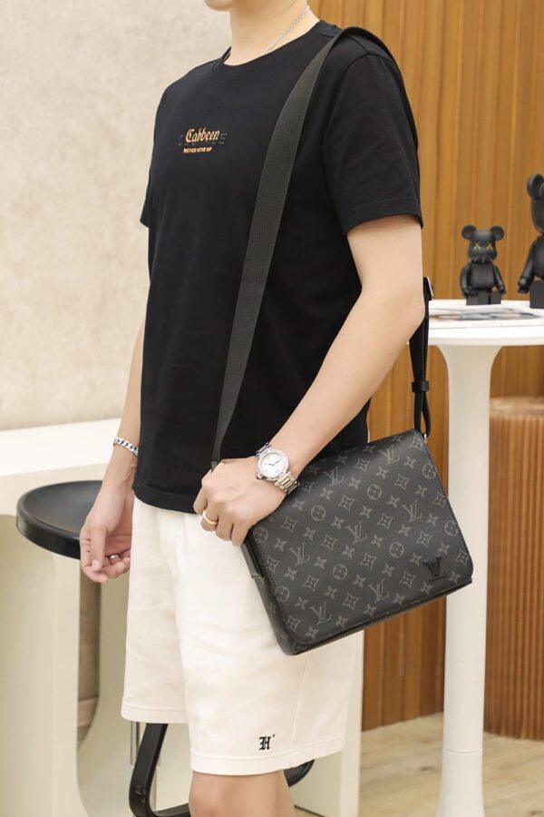 LC709 – Louis Vuitton ???????????????????????????????? M44000 Size 25 cm Top Quality