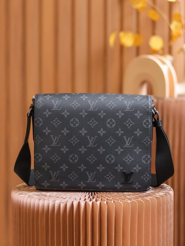LC709 – Louis Vuitton ???????????????????????????????? M44000 Size 25 cm Top Quality