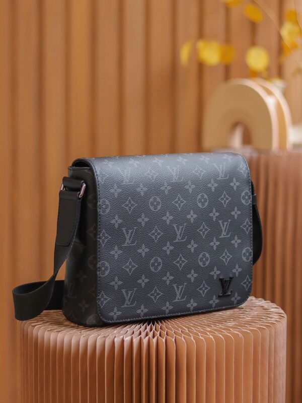LC709 – Louis Vuitton ???????????????????????????????? M44000 Size 25 cm Top Quality