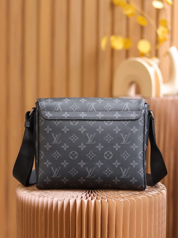 LC709 – Louis Vuitton ???????????????????????????????? M44000 Size 25 cm Top Quality