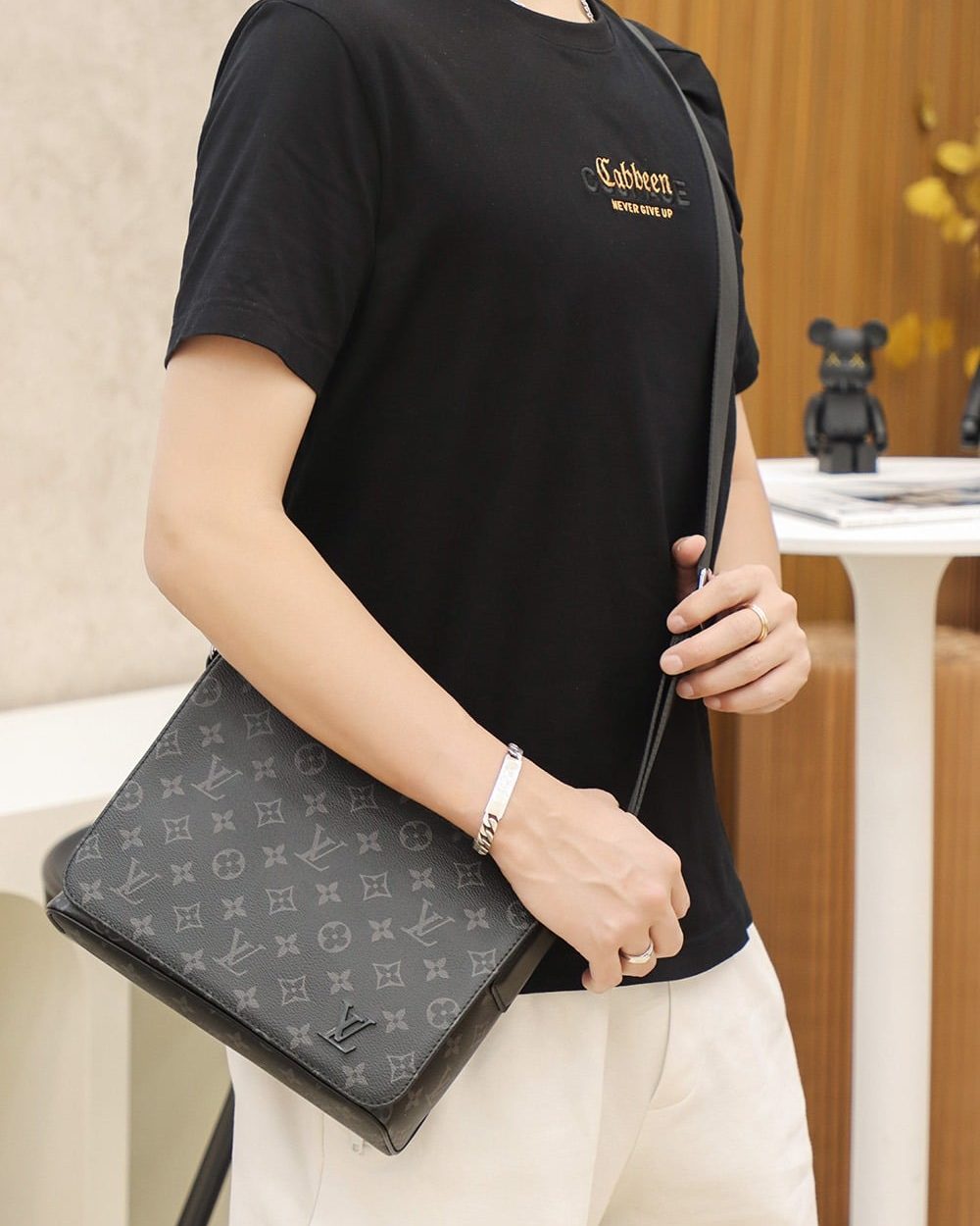 LC709 – Louis Vuitton ???????? M44000 Size 25 cm Top Quality