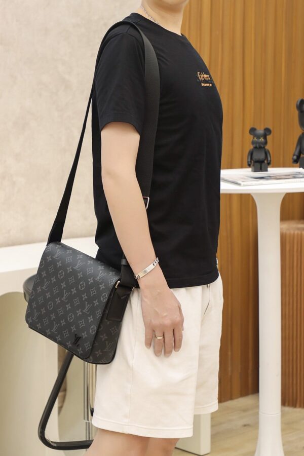LC709 – Louis Vuitton ???????????????????????????????? M44000 Size 25 cm Top Quality