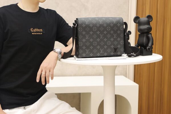 LC709 – Louis Vuitton ???????????????????????????????? M44000 Size 25 cm Top Quality