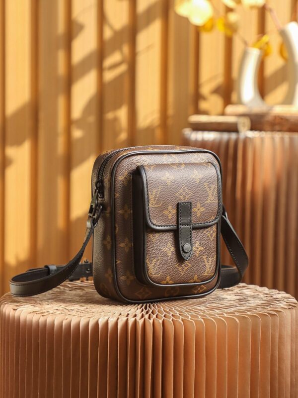 LC711 – Louis Vuitton ???????????????????????????????????????????? M69404 Top Quality