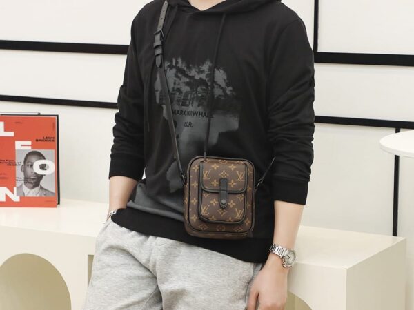 LC711 – Louis Vuitton ???????????????????????????????????????????? M69404 Top Quality