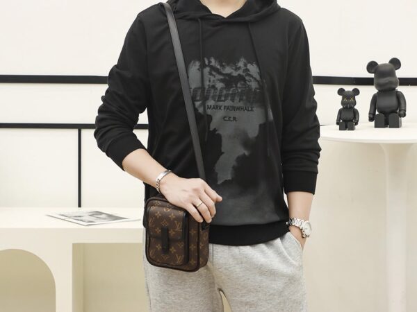 LC711 – Louis Vuitton ???????????????????????????????????????????? M69404 Top Quality