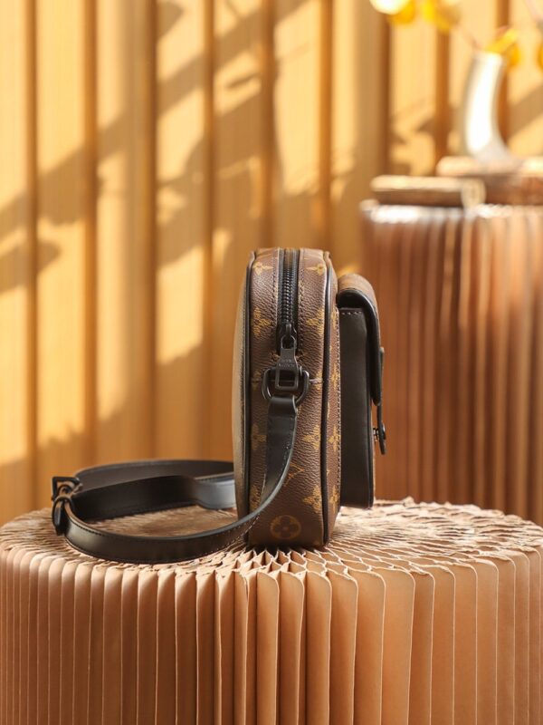 LC711 – Louis Vuitton ???????????????????????????????????????????? M69404 Top Quality