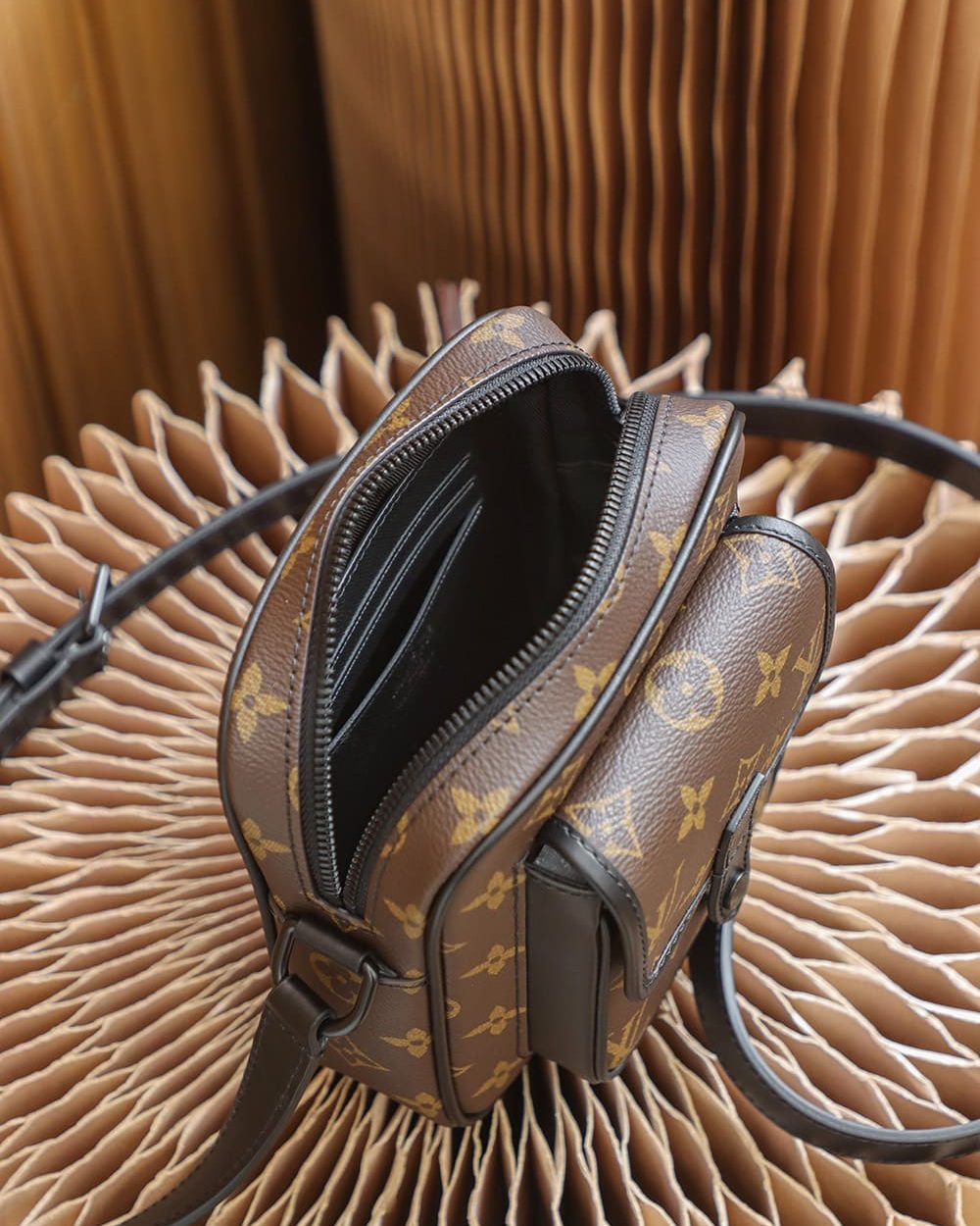 LC711 – Louis Vuitton ??????????? M69404 Top Quality