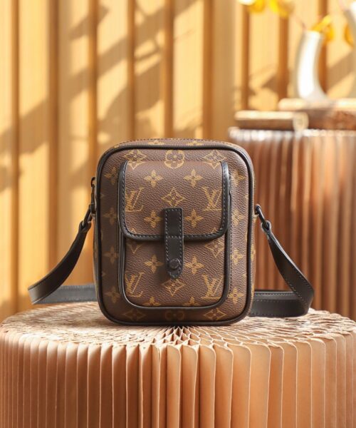 LC711 – Louis Vuitton ???????????????????????????????????????????? M69404 Top Quality
