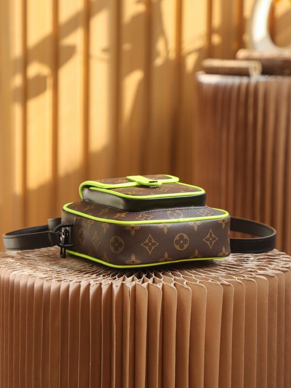 LC712 – Louis Vuitton ??????????? M69404 Top Quality