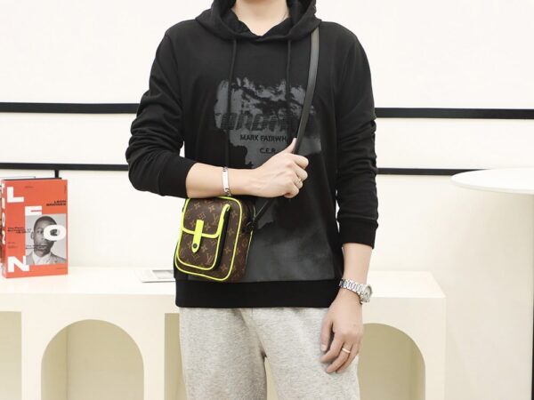 LC712 – Louis Vuitton ??????????? M69404 Top Quality