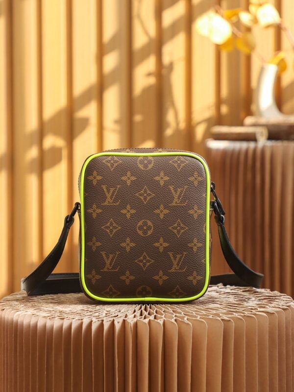 LC712 – Louis Vuitton ??????????? M69404 Top Quality