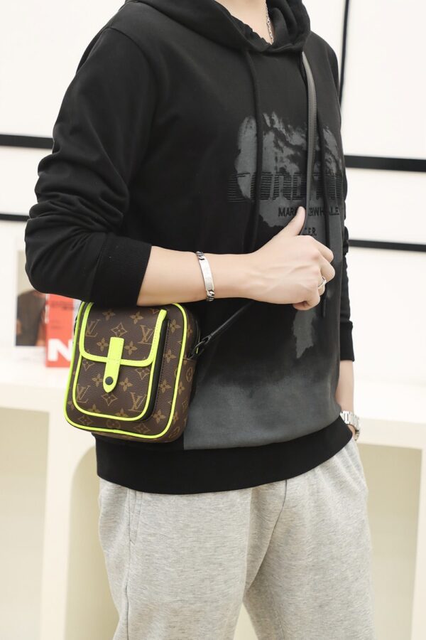 LC712 – Louis Vuitton ??????????? M69404 Top Quality