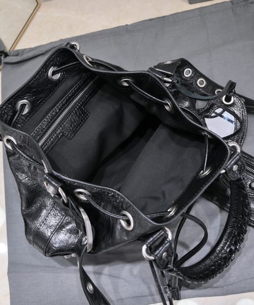 Le Cagole Small Bucket Bag In Black/Dark Blue/Sliver Tone For Women 11.8in/30 cm 7024321VG9Y1000
