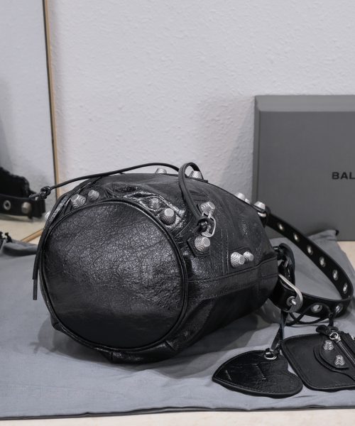 Le Cagole Small Bucket Bag In Black/Dark Blue/Sliver Tone For Women 11.8in/30 cm 7024321VG9Y1000