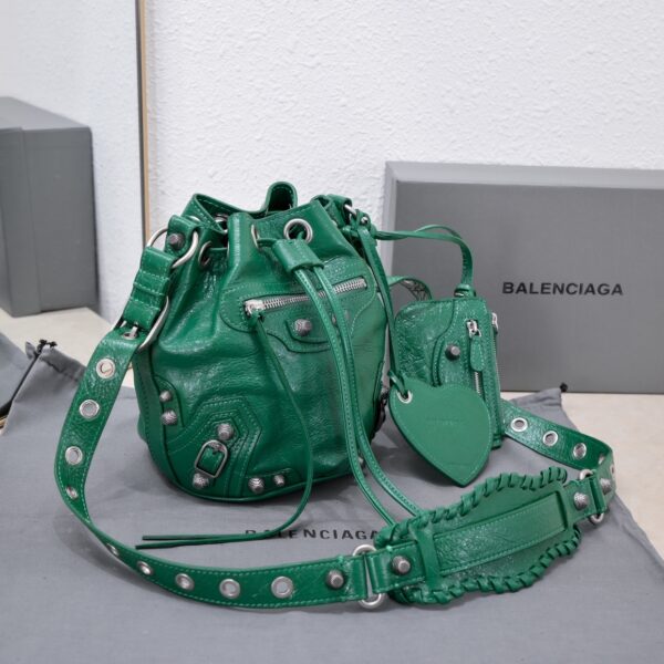 Le Cagole Xs Bucket Bag Purple/Pink/Red/Blue/Green For Women 7.8in/20 cm