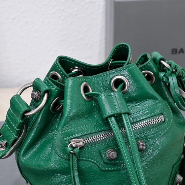 Le Cagole Xs Bucket Bag Purple/Pink/Red/Blue/Green For Women 7.8in/20 cm