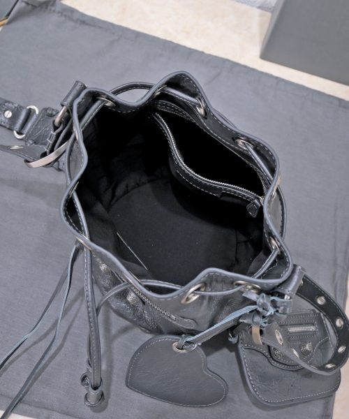 Le Cagole Xs Bucket Bag White/Black/Light Black/Grey/Light Grey For Women 7.8in/20 cm 7024311VG9Y9104