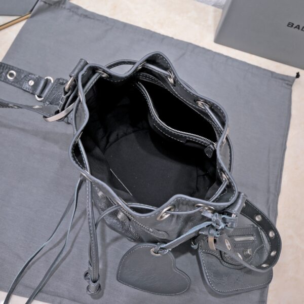 Le Cagole Xs Bucket Bag White/Black/Light Black/Grey/Light Grey For Women 7.8in/20 cm 7024311VG9Y9104