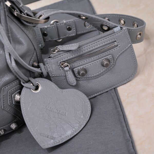 Le Cagole Xs Bucket Bag White/Black/Light Black/Grey/Light Grey For Women 7.8in/20 cm 7024311VG9Y9104