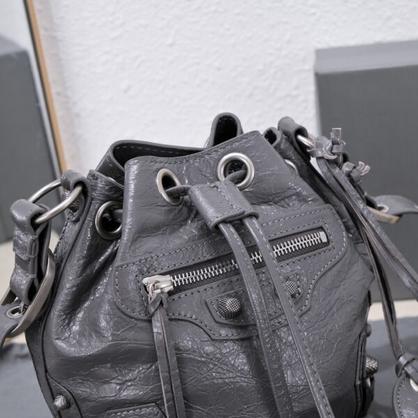 Le Cagole Xs Bucket Bag White/Black/Light Black/Grey/Light Grey For Women 7.8in/20 cm 7024311VG9Y9104