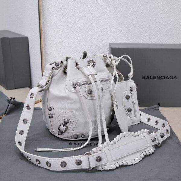 Le Cagole Xs Bucket Bag White/Black/Light Black/Grey/Light Grey For Women 7.8in/20 cm 7024311VG9Y9104