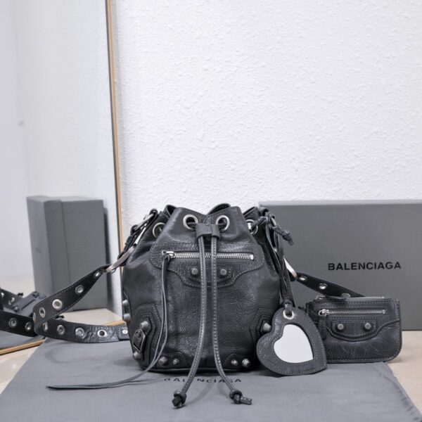 Le Cagole Xs Bucket Bag White/Black/Light Black/Grey/Light Grey For Women 7.8in/20 cm 7024311VG9Y9104