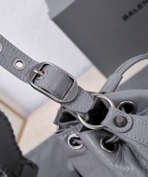 Le Cagole Xs Bucket Bag White/Black/Light Black/Grey/Light Grey For Women 7.8in/20 cm 7024311VG9Y9104