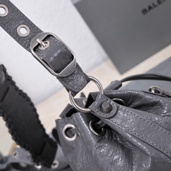 Le Cagole Xs Bucket Bag White/Black/Light Black/Grey/Light Grey For Women 7.8in/20 cm 7024311VG9Y9104