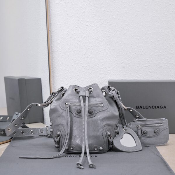 Le Cagole Xs Bucket Bag White/Black/Light Black/Grey/Light Grey For Women 7.8in/20 cm 7024311VG9Y9104