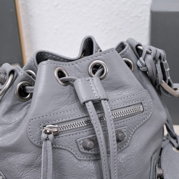 Le Cagole Xs Bucket Bag White/Black/Light Black/Grey/Light Grey For Women 7.8in/20 cm 7024311VG9Y9104
