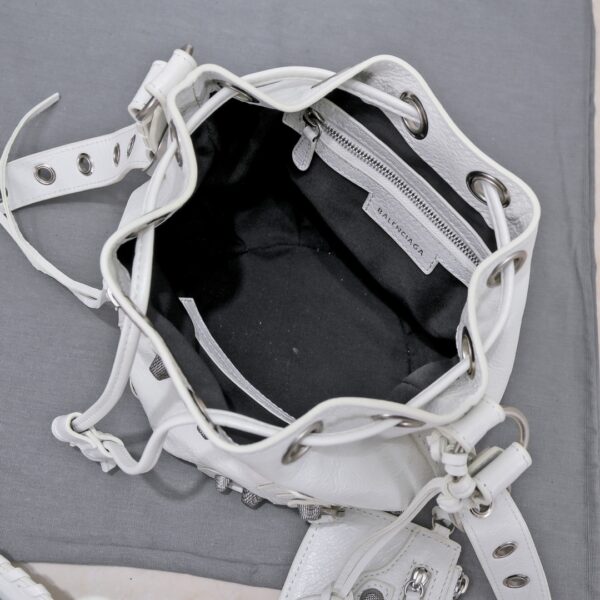 Le Cagole Xs Bucket Bag White/Black/Light Black/Grey/Light Grey For Women 7.8in/20 cm 7024311VG9Y9104