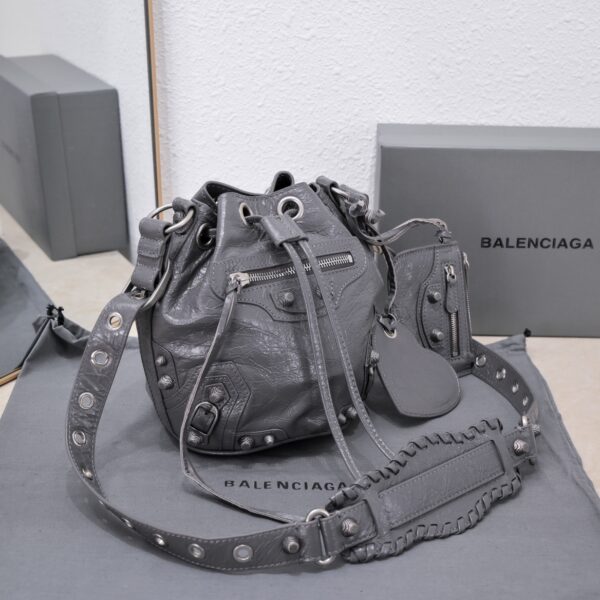 Le Cagole Xs Bucket Bag White/Black/Light Black/Grey/Light Grey For Women 7.8in/20 cm 7024311VG9Y9104