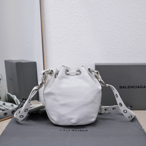 Le Cagole Xs Bucket Bag White/Black/Light Black/Grey/Light Grey For Women 7.8in/20 cm 7024311VG9Y9104