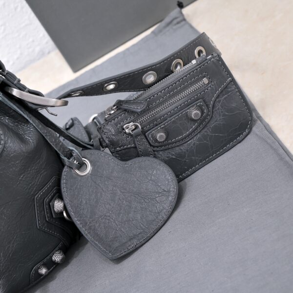 Le Cagole Xs Bucket Bag White/Black/Light Black/Grey/Light Grey For Women 7.8in/20 cm 7024311VG9Y9104