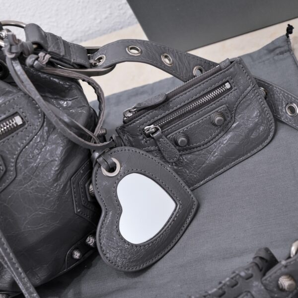 Le Cagole Xs Bucket Bag White/Black/Light Black/Grey/Light Grey For Women 7.8in/20 cm 7024311VG9Y9104