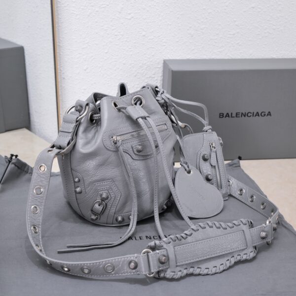Le Cagole Xs Bucket Bag White/Black/Light Black/Grey/Light Grey For Women 7.8in/20 cm 7024311VG9Y9104